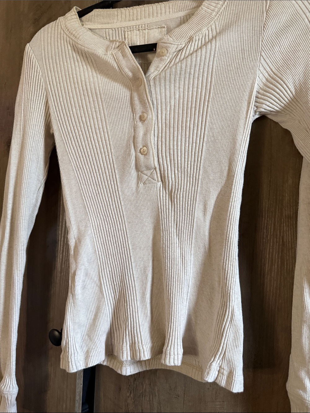 🤍aerie Fitted long sleeve ribbed Henley top